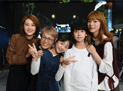 女神|41岁高圆圆小腹微隆，疑二胎实锤，个人视频中曾出现孕妇产品