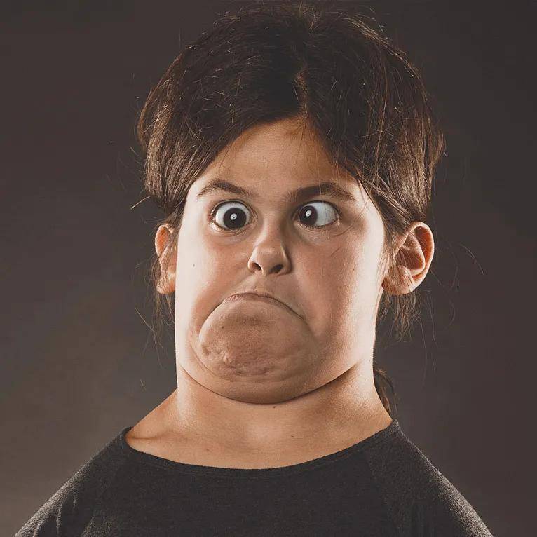 如何利用ps做出这样搞怪的表情