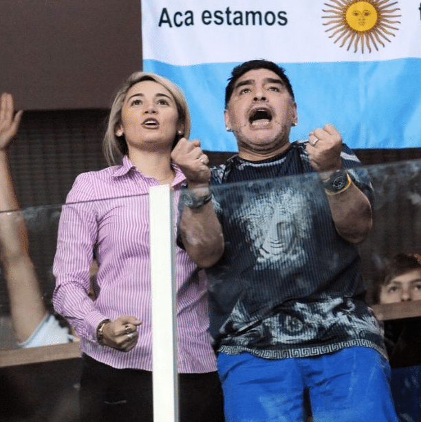 马拉多纳的三段情史:妻子不堪受辱离婚,不肯养新女友肚中的孩子