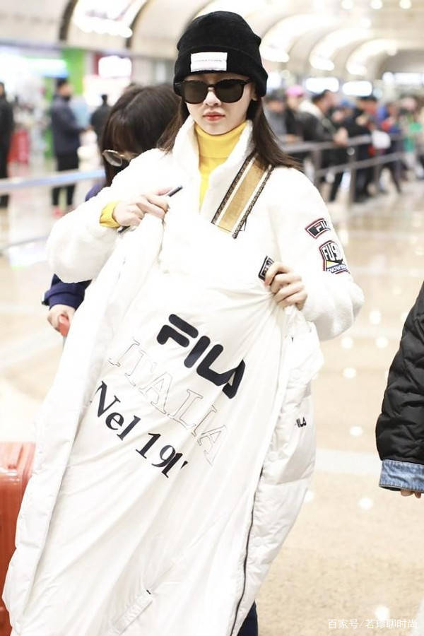 服装|吴谨言的气质太让人佩服了，明明穿得这么优雅，看起来还是呆呆的