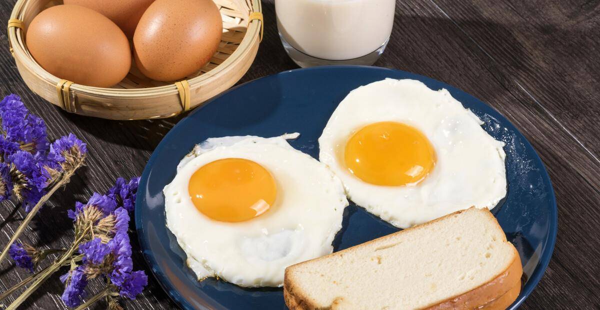 美食|7种适合大学生在宿舍拿来当早餐的美食，10块钱就能吃得很丰盛