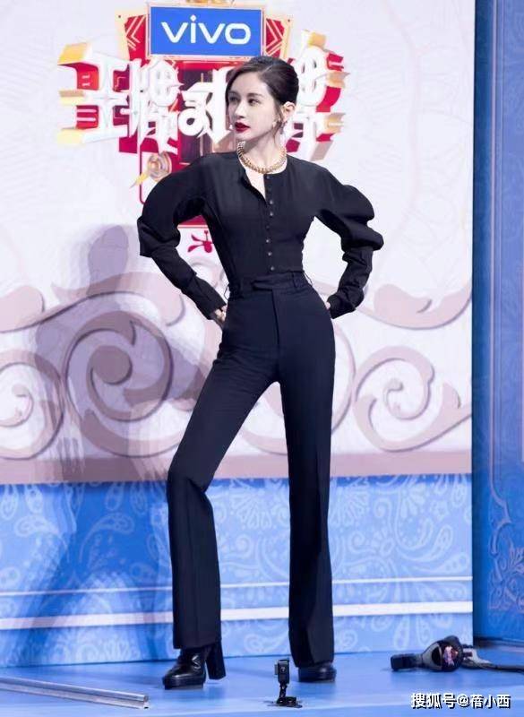 魅力|王子文姐弟恋后风格大变！穿西衣裙现“另类美”，人红果然气场大