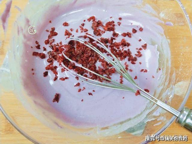 小视频|简单拌一拌就能做出的小零食，外酥里糯，香甜好吃