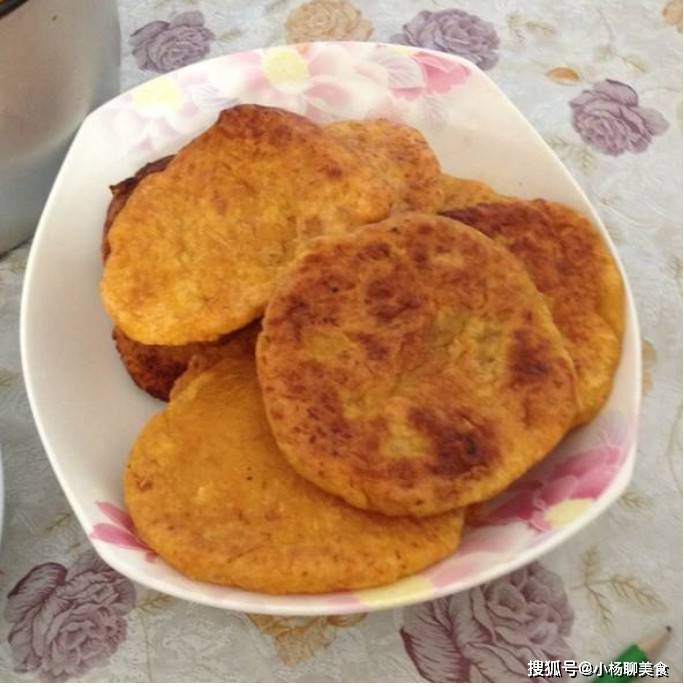 面团|这样制作出来的南瓜饼，好吃还有奶香味，孩子们很喜欢
