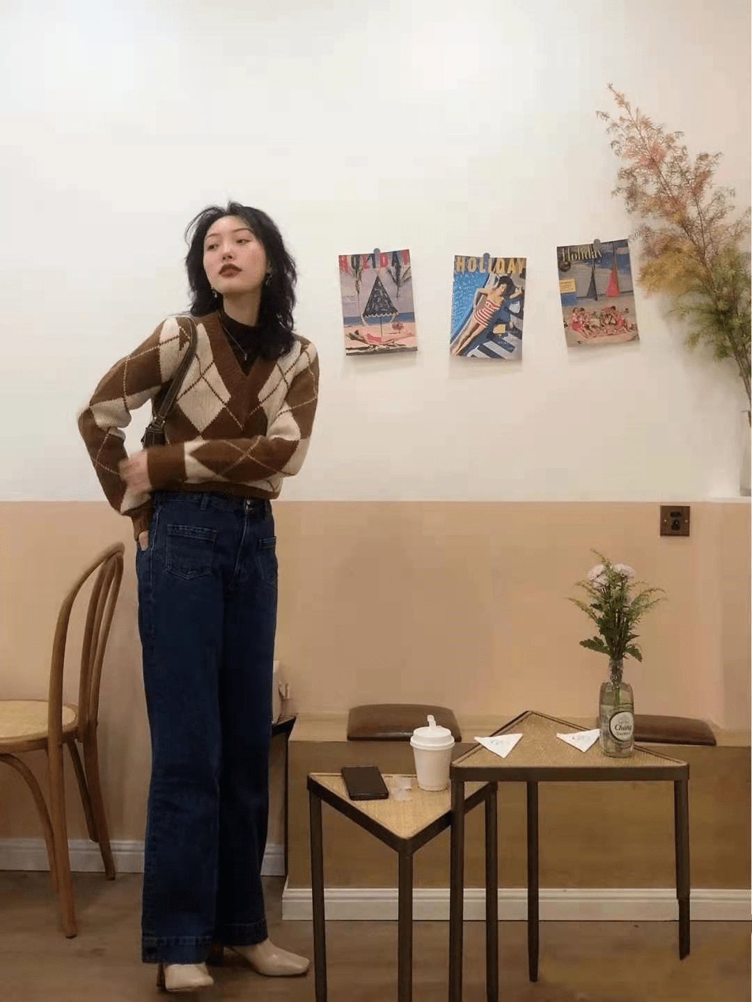 色调|拒绝黑色，暖夏这几种“复古色穿搭”受欢迎，高级摩登又提气质