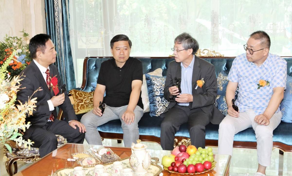 论坛主办方中翔集团董事长孙维芳在讲话中表示,在建筑行业不断升级