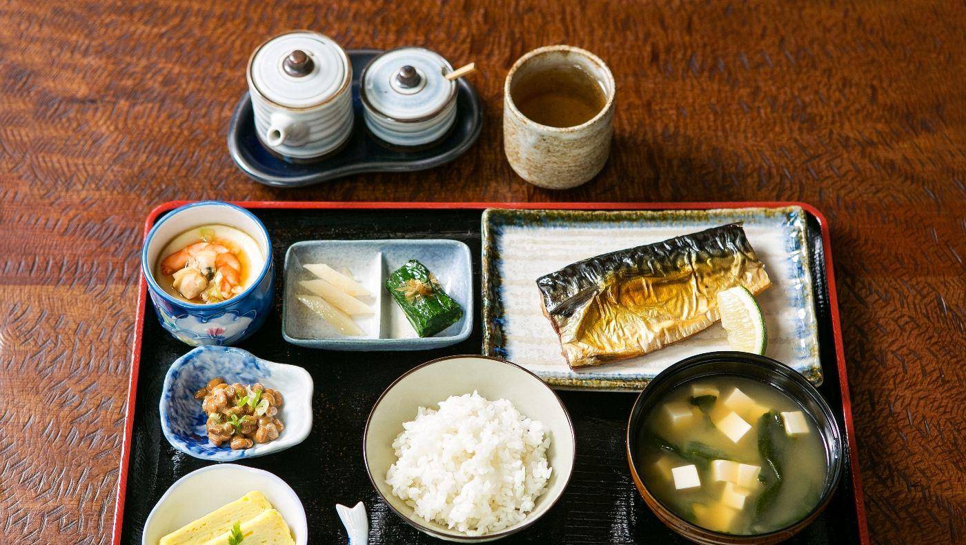 美国|美国、日本、中国朋友都想请你去他们家吃早餐，你会去吃哪一家？