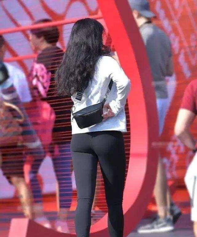 显得|连衣裙休闲甜美两不误,穿出自然风情,好看不土气