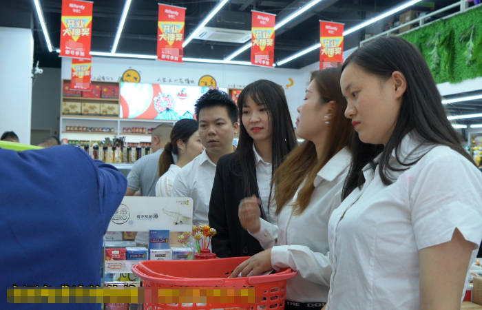 品牌|跳出这两个选址怪圈 开怡佳仁零食店更有竞争力