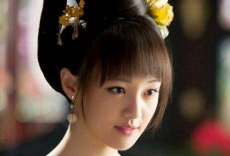 赵丽颖|古装齐刘海比美，杨幂第十迪丽热巴第九，赵丽颖排第四