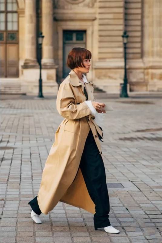 大衣|比马丁靴高级10倍，今年这双“靴子”才是主流，复古摩登谁穿谁美