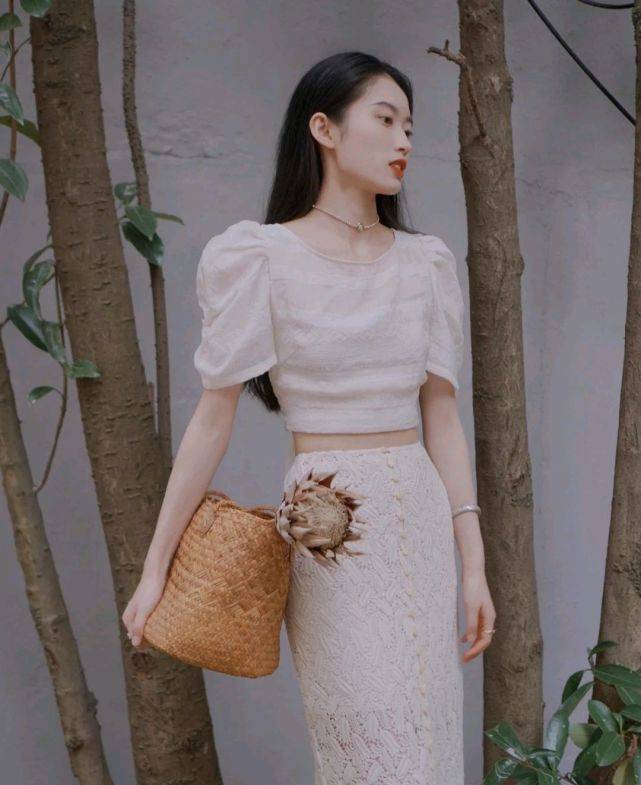 腰围|女生的服装穿搭很有讲究，穿对了不仅显高又显瘦，而且优雅又大气