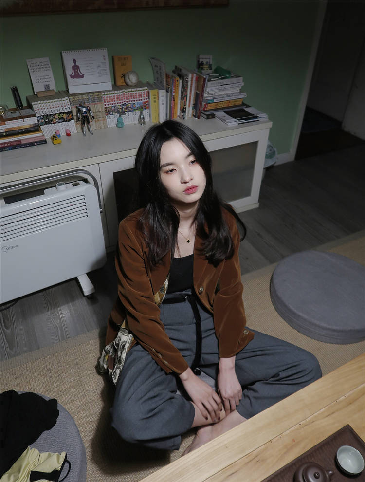百褶|穿西装尽量别配牛仔裤！学学下面潮人这样穿，洋气时髦谁穿谁好看