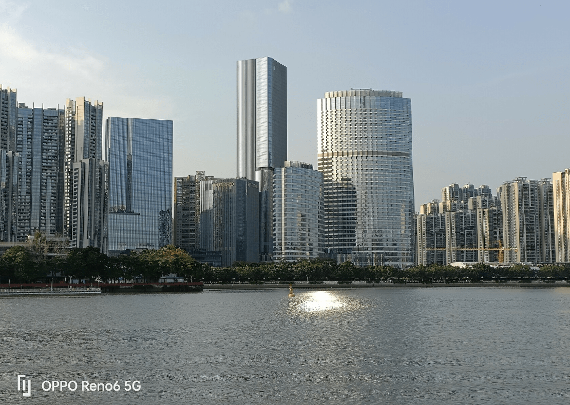 谁说只有颜值能打opporeno6星黛紫拍照实测色彩细节都很足