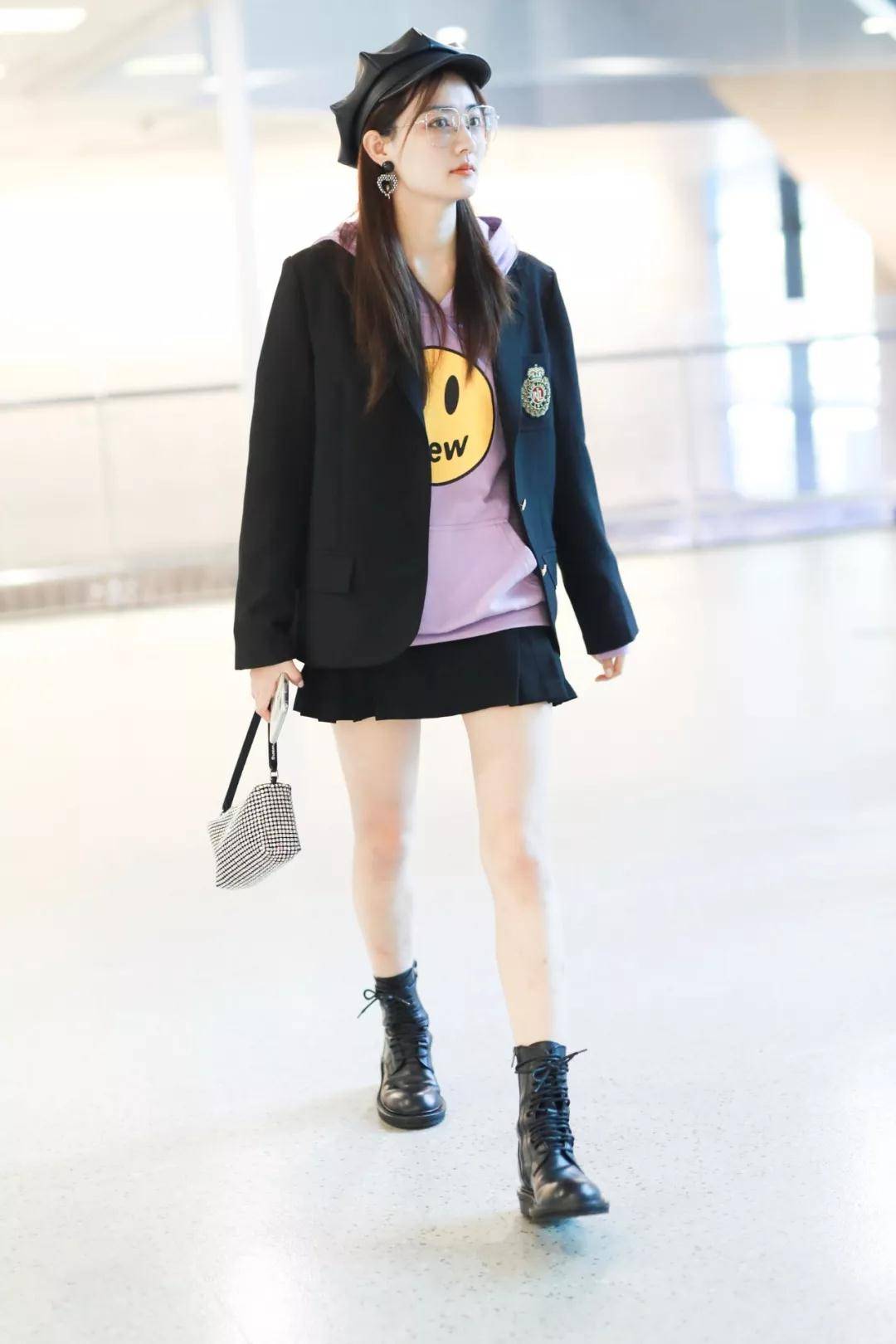 小白|小白鞋已经“失宠”了，现在最火的是这种“靴子”，洋气时髦还显高