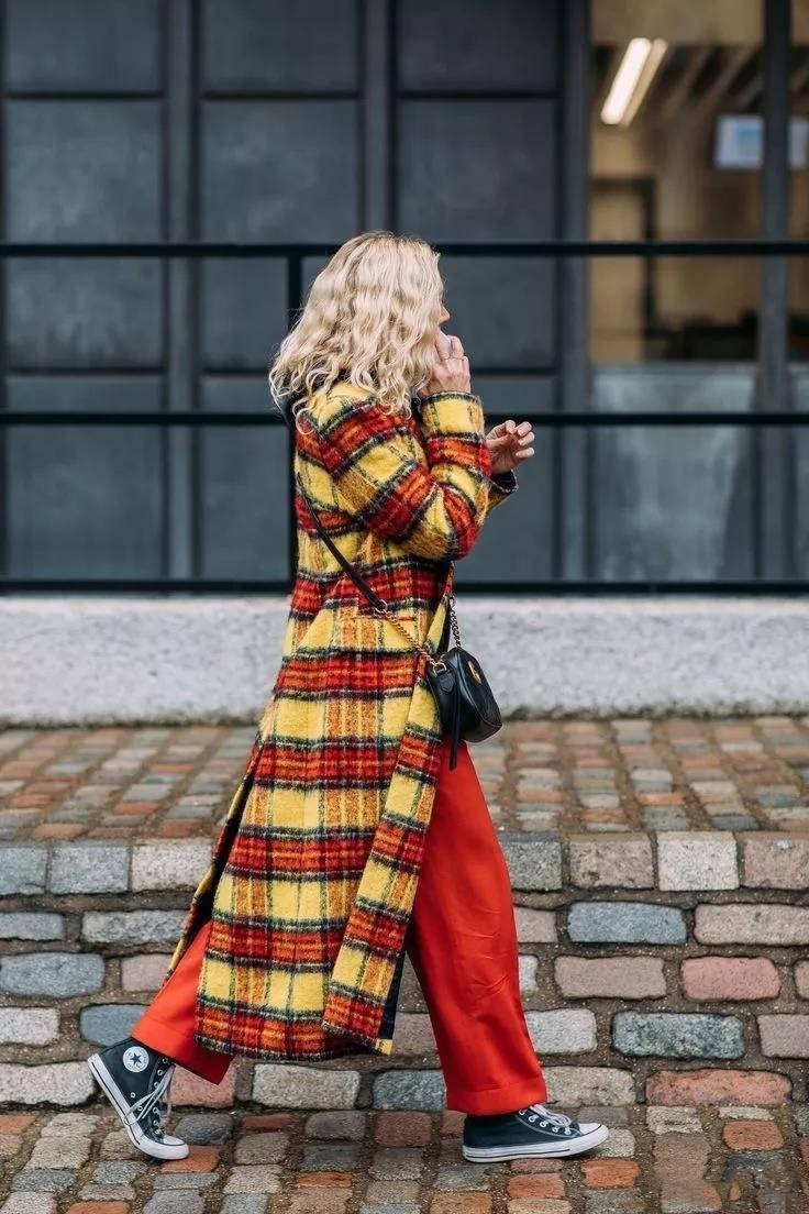 颜色|女人如果不差钱,过年建议买这5件外套,时髦又高级,潮人都在穿