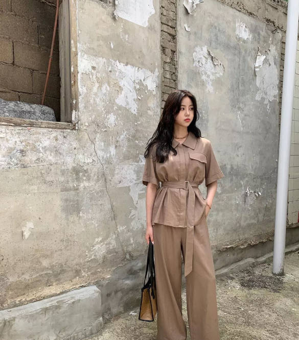 花样|别看阔腿裤+平底鞋的搭配“朴素”，其实它们俩花样可多了！