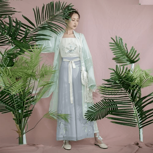 夏天|夏季穿汉服总是闷热不透气？试试这样混搭，既清凉又仙气十足！