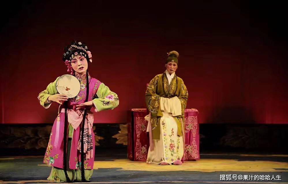 黄阅《折子戏)歌词里曾唱过"如果人人都是一出折子戏,把最璀璨的部分