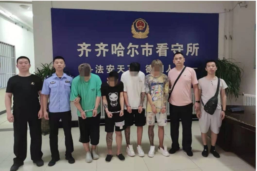 四人团伙专业"拉车门",流窜两省四地,作案16起_扎赉特旗