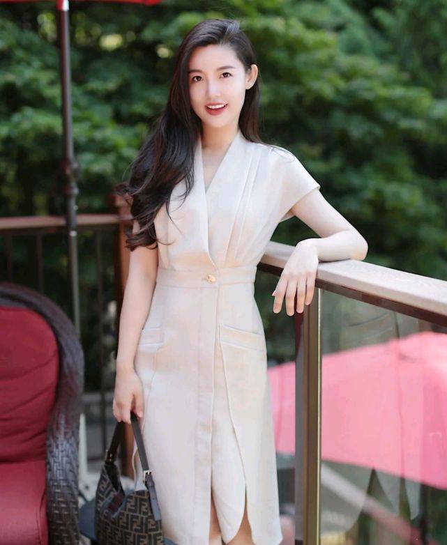 腰围|女生的服装穿搭很有讲究，穿对了不仅显高又显瘦，而且优雅又大气