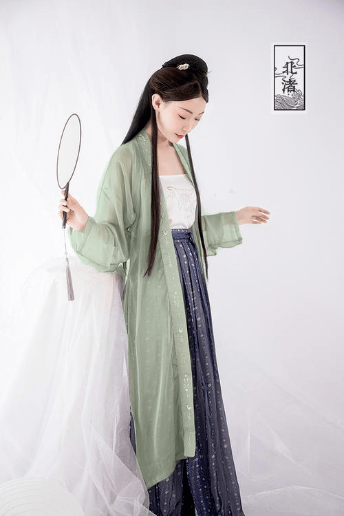 夏天|夏季穿汉服总是闷热不透气？试试这样混搭，既清凉又仙气十足！