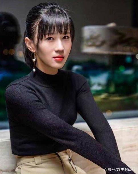 对比|“曲筱绡”新造型撞脸杨幂？王子文蓄长发，演绎猫系媚感太撩人