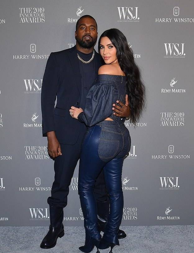 卡戴珊|金卡戴珊下车都在凹造型！弯成75度的腰臀好性感，何惧1米6矮个