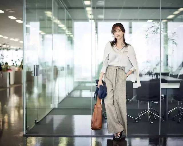 黑色|女性最时髦的几种穿搭
