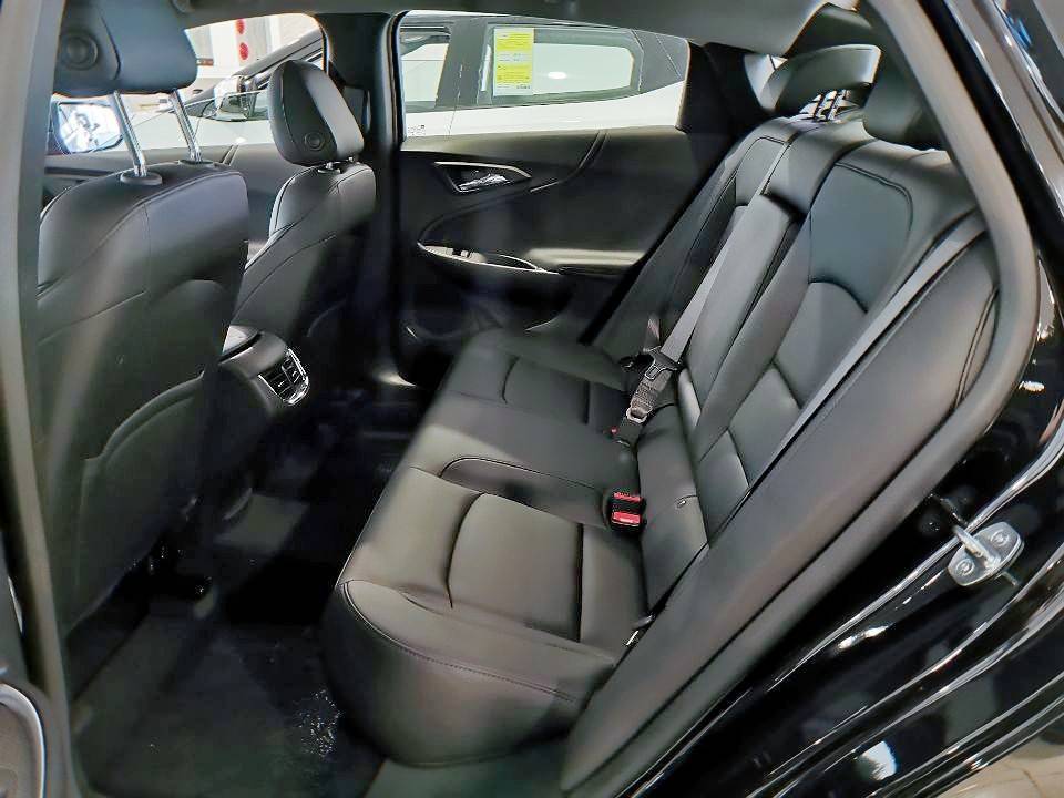 实拍b级轿车迈锐宝xl空间优势大优惠高达35万