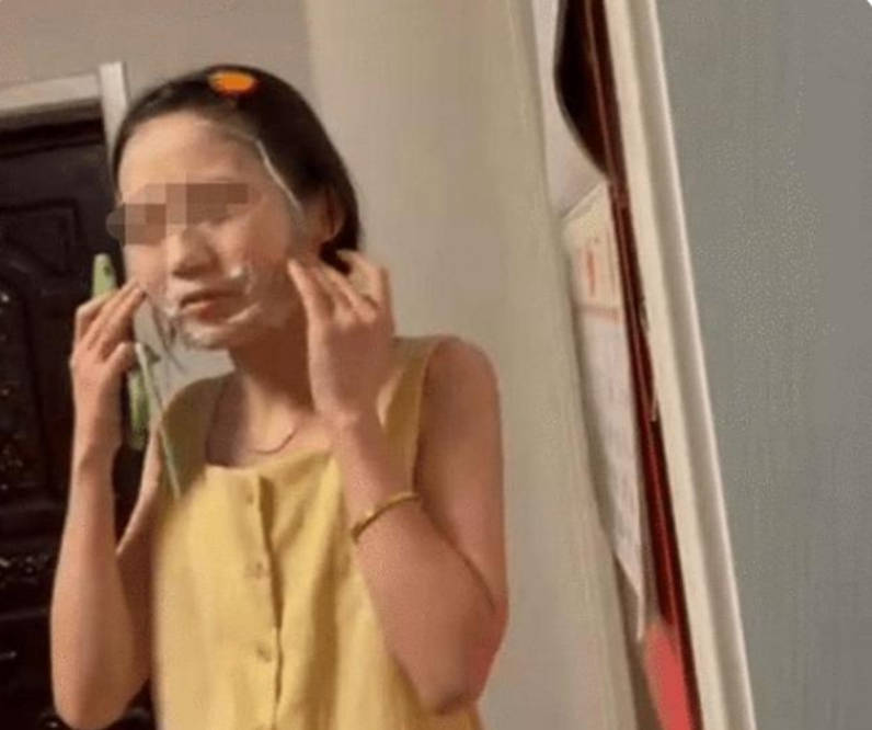 老公|女幼师出轨被抓，公公和老公直接堵到家里，一经曝光引发热议