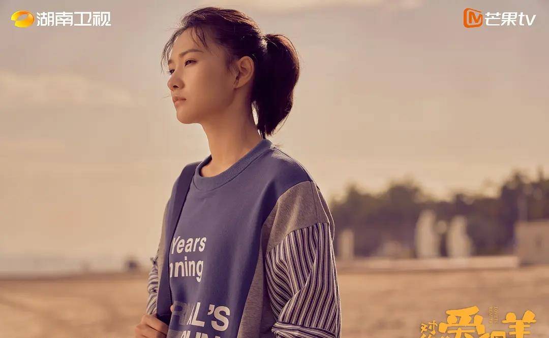 轻喜剧|同为影视圈顶流，冯小刚新剧被群嘲，张嘉译作品却成收视冠军