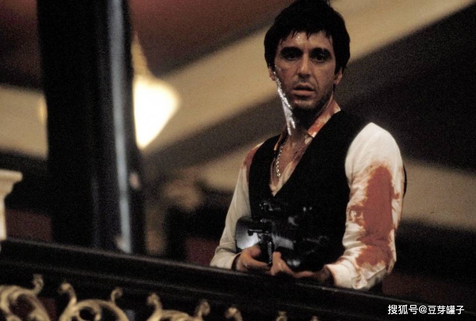 法兰克|《疤面煞星》：一部向经典致敬、经典地演绎经典的精彩黑帮片！