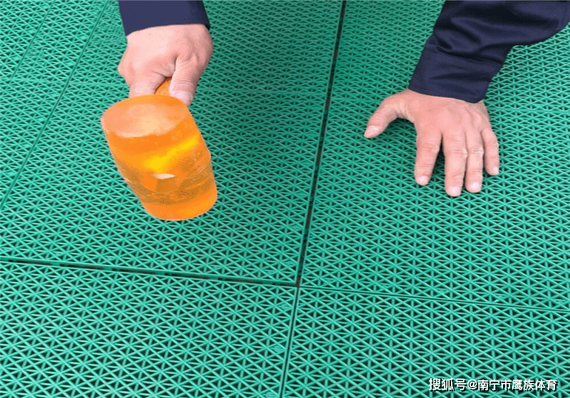 产品|幼儿园悬浮拼装地板怎么卖？看完就懂了