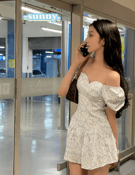 亮点|19岁都美竹颜值不输明星！穿碎花裙身材性感，硬刚吴亦凡超有勇气