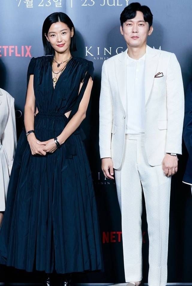 亮点|全智贤罕见亮相堪比“换脸”!剪一刀切短发大变样,比长发更美了
