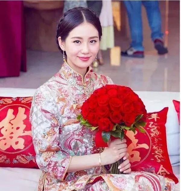 梅花清|杨幂终于穿上高定？而我只关心她脸上的这一点...