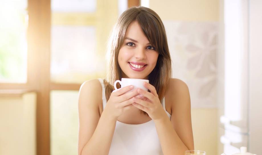 状态|起床后就要吃饭？别急，先做4件事，让你永葆年轻，60岁都不老