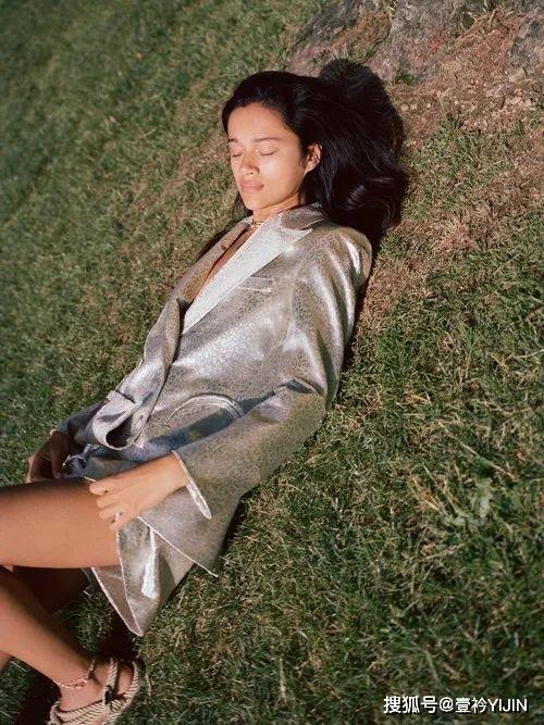Delfina|女生想要的高级定制西装，三位时装编辑出手设计！