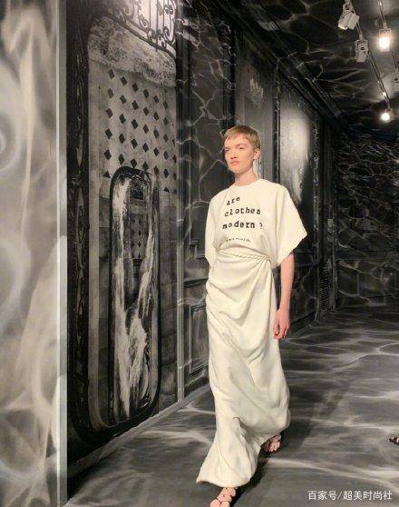 黑色|Dior 2021夏夏高定厉害了！不仅有顶级国模，还敢带房走秀？