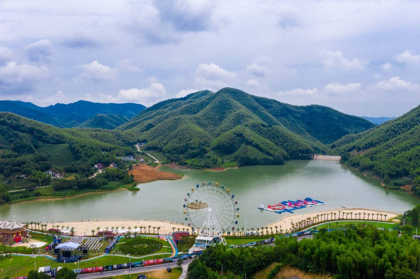 浙江的"小三亚"荣耀天空之城,夏日避暑玩乐好去处_安吉县
