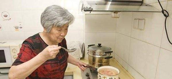 一席话|婆婆得知我受委屈后去讨说法，一席话说的领导不敢吭声，我却笑了