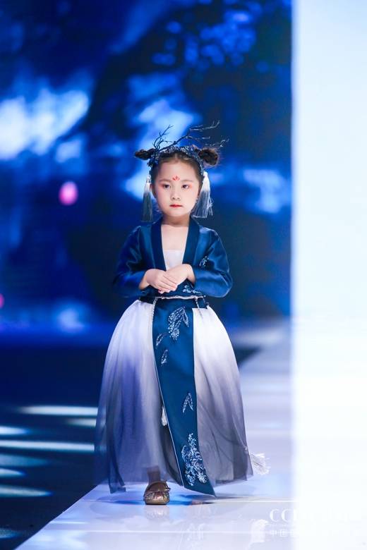 设计|繁花?惊鸿起,2021年，JUN君设计乘美而来