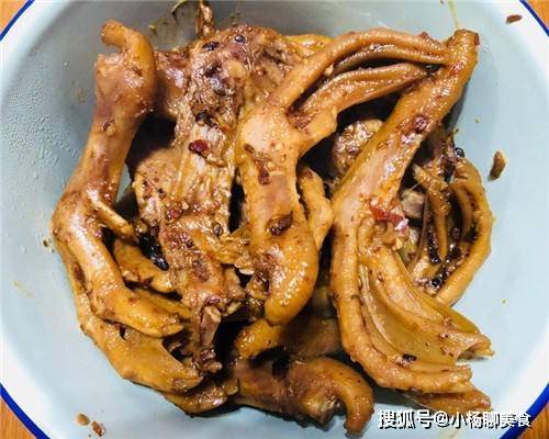 关火|想吃卤鸭掌不用买，在家卤一锅，做零食下酒都好吃，邻居都想吃