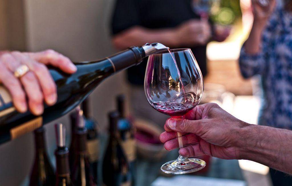 氧化|喝红酒:为啥只倒“三分之一”?我敢打赌,假装明白的人不在少数