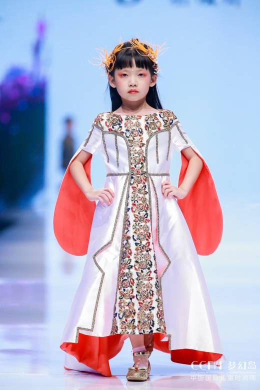 设计|繁花?惊鸿起,2021年，JUN君设计乘美而来