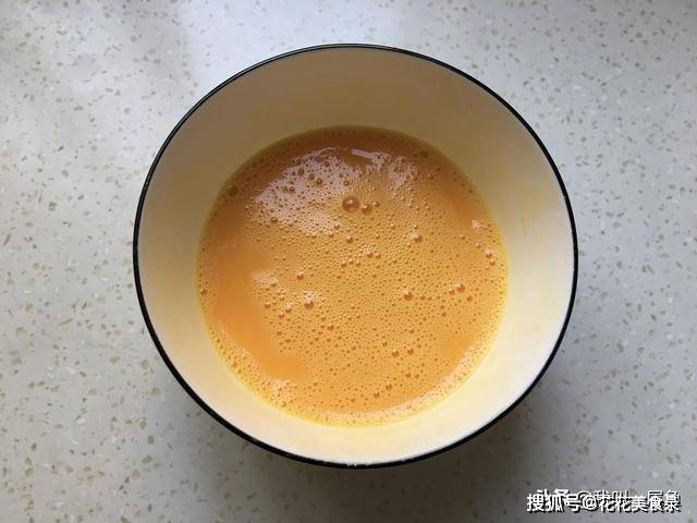 做法|最近孩子迷上了这早餐，焦香脆嫩，煎一煎十分钟就上桌，懒人必备