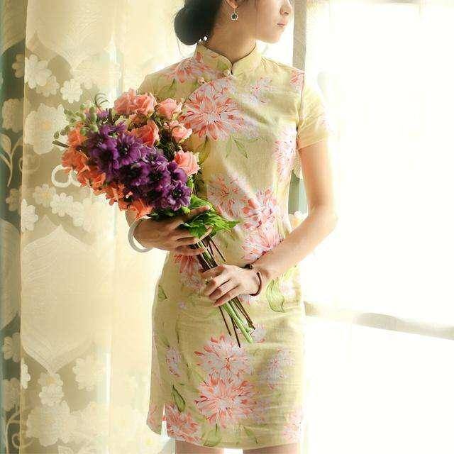 小龙女|旗袍才是真的美，杨幂刘亦菲穿上后气质立变，倪妮比较与众不同！