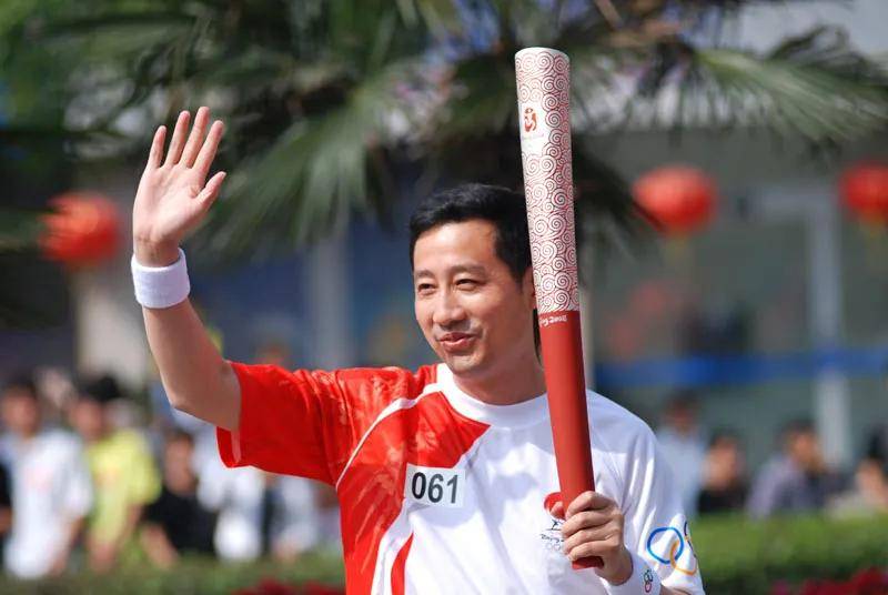 成为北京奥运会火炬手难舍帆船心系家乡郑开平在天津做着皮鞋生意