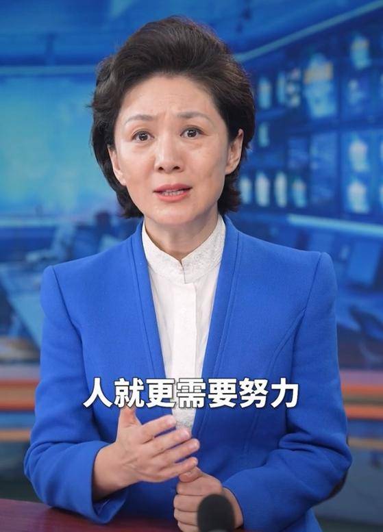大气|海霞真令人心疼！穿西装报家乡灾害满脸沧桑不已，眼中含泪太动容